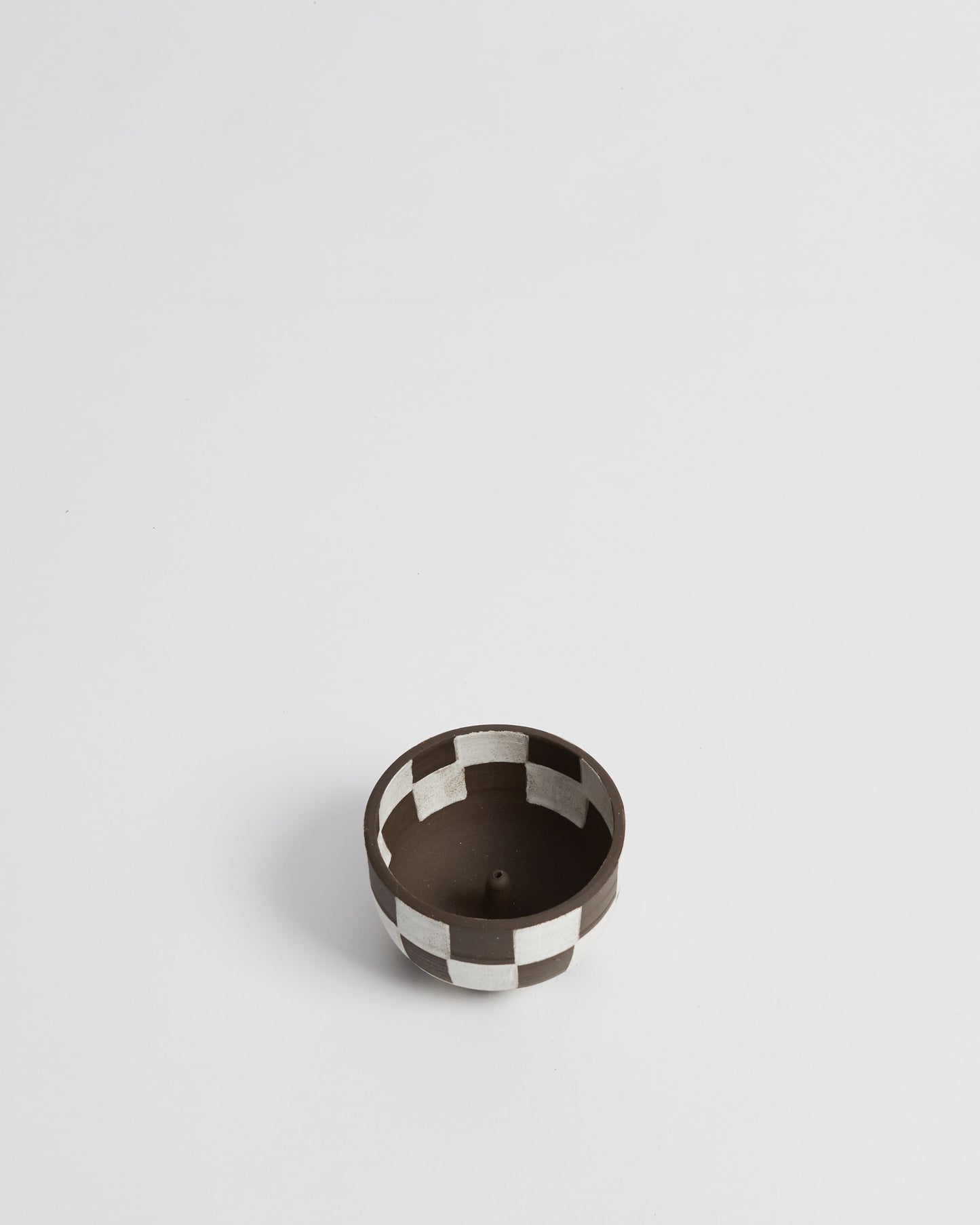 Brown checkered incense bowl